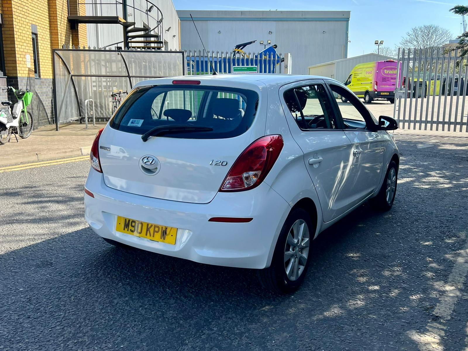 Hyundai i20